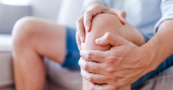 Knee Bursitis: Symptoms, Causes, and Physio Treatment in Surrey